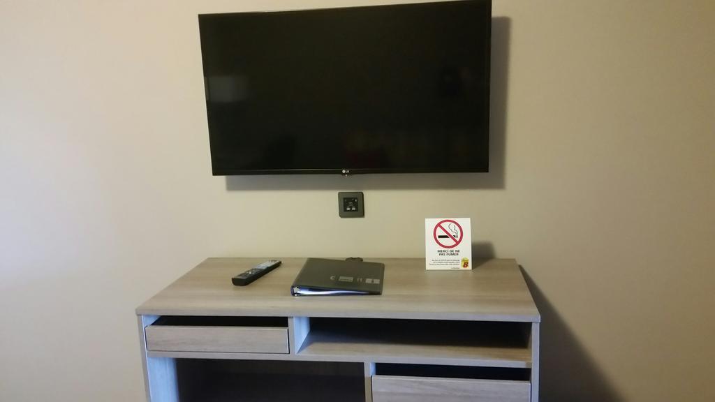 Hotel Super 8 By Wyndham Mont Laurier Zewnętrze zdjęcie